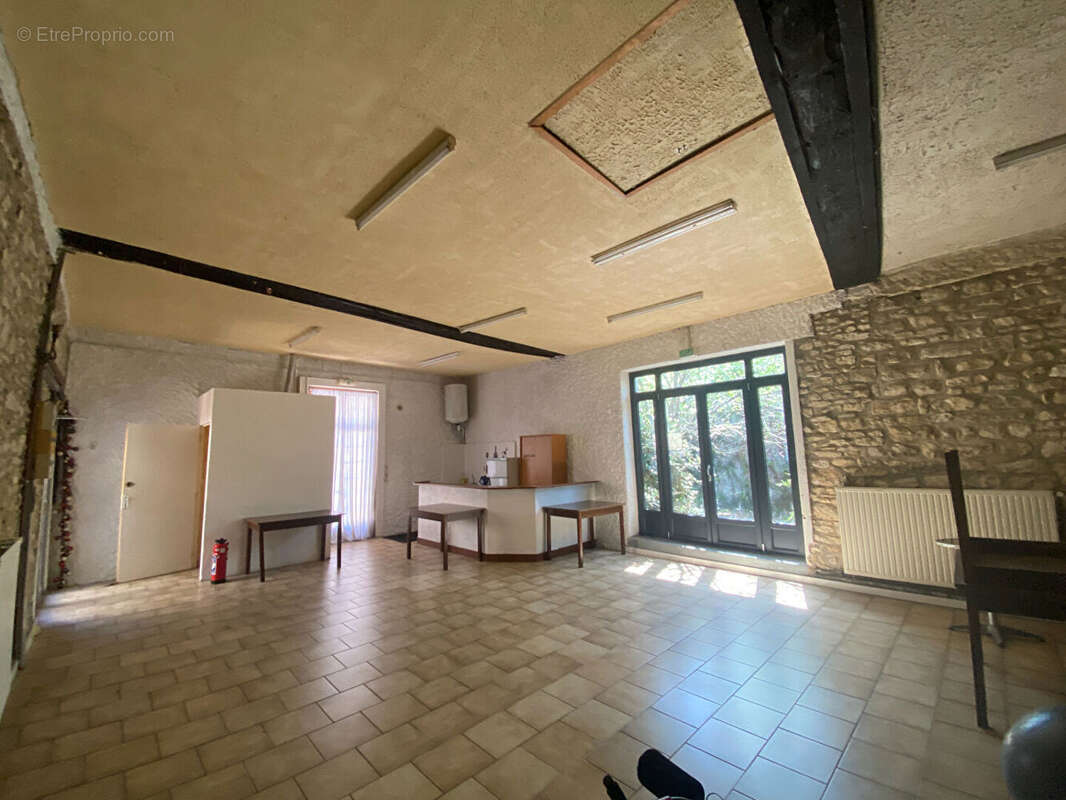 Commerce à GUERVILLE