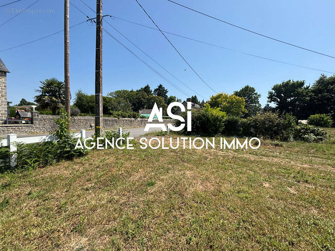 Terrain à SAINT-MARC-LE-BLANC