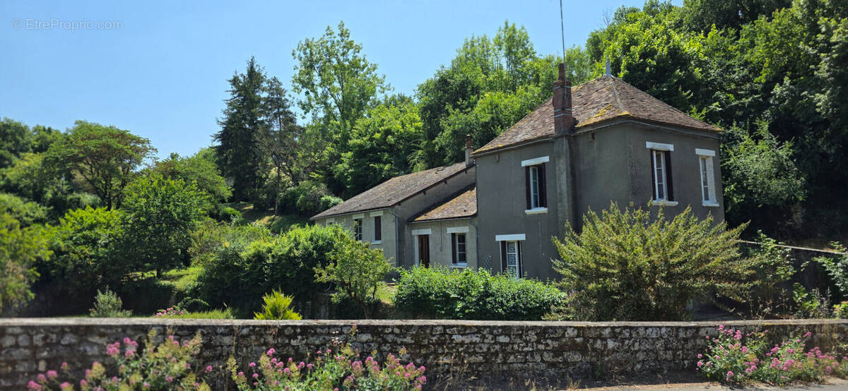 Maison à ANGLES-SUR-L&#039;ANGLIN
