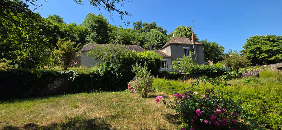 Maison à ANGLES-SUR-L&#039;ANGLIN