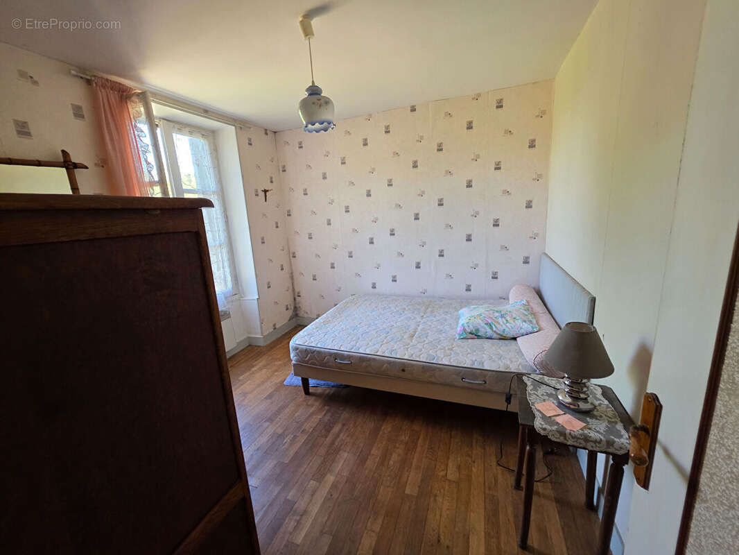 Maison à ANGLES-SUR-L&#039;ANGLIN