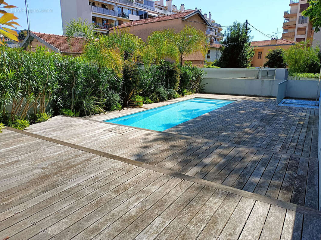 Appartement à ROQUEBRUNE-CAP-MARTIN