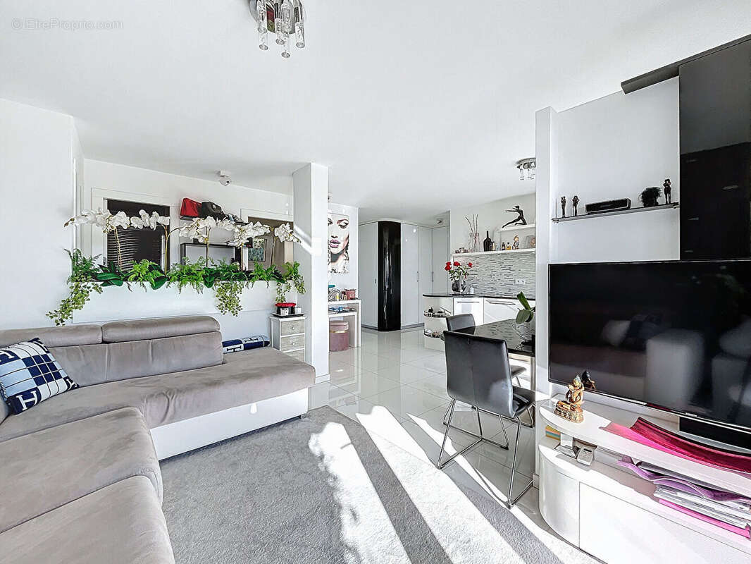 Appartement à ROQUEBRUNE-CAP-MARTIN