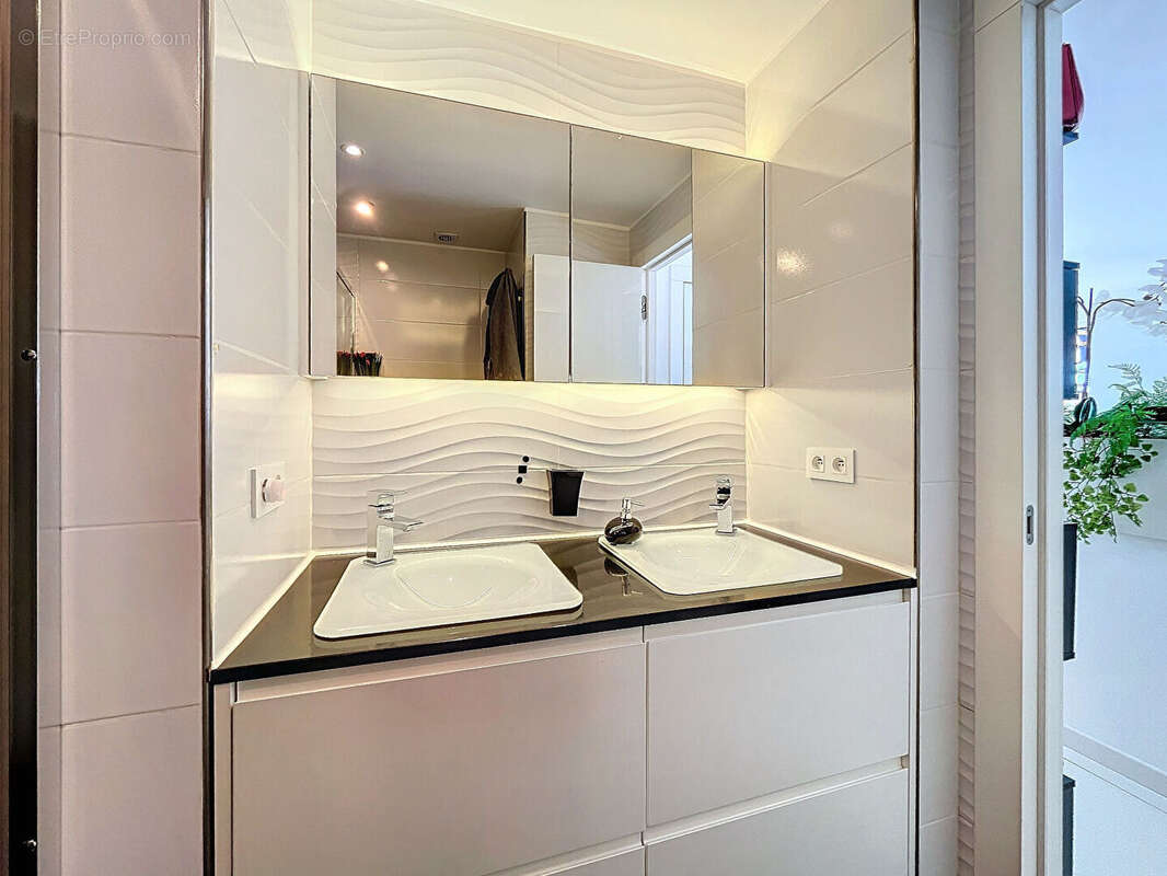 Appartement à ROQUEBRUNE-CAP-MARTIN