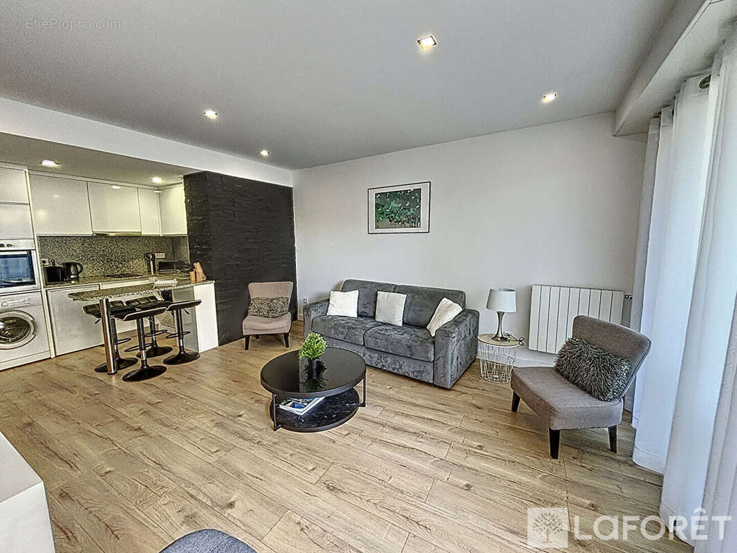 Appartement à ROQUEBRUNE-CAP-MARTIN