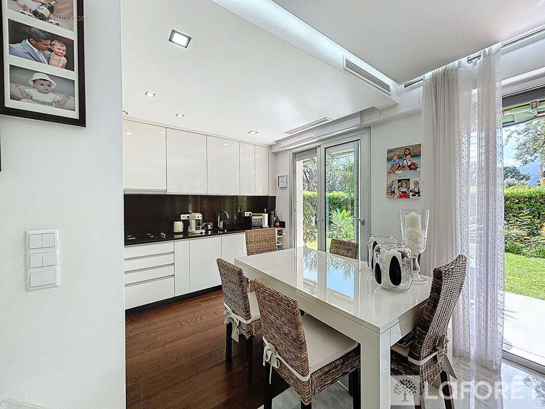 Appartement à ROQUEBRUNE-CAP-MARTIN