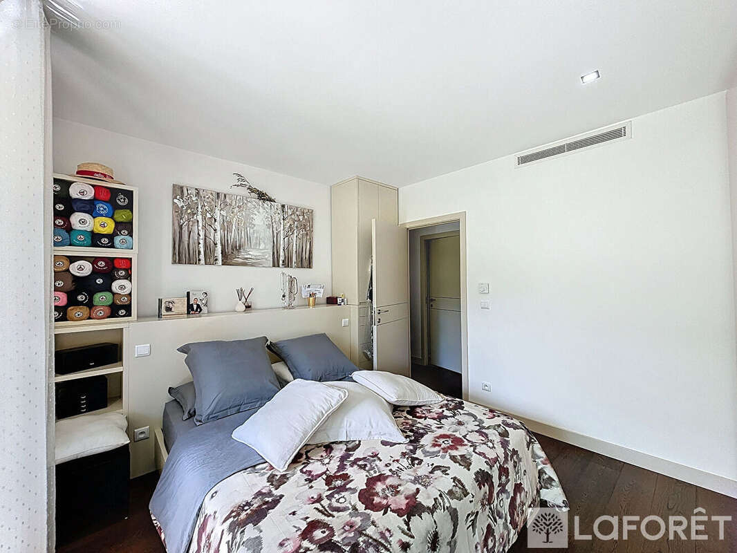 Appartement à ROQUEBRUNE-CAP-MARTIN