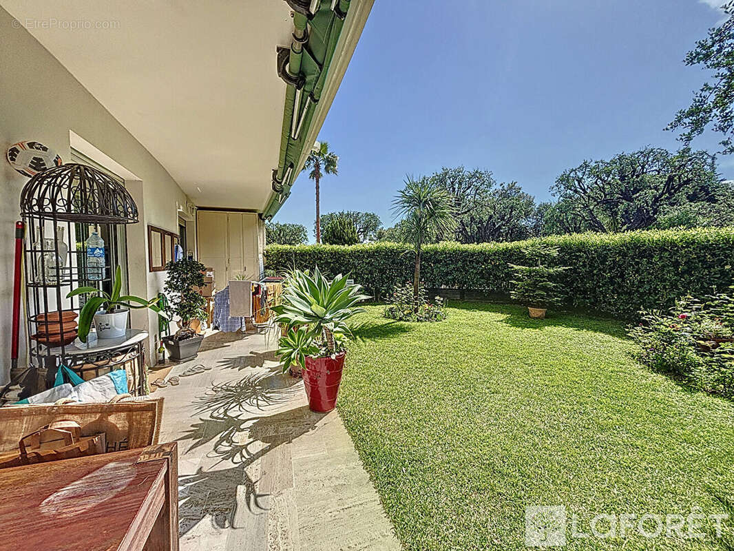 Appartement à ROQUEBRUNE-CAP-MARTIN