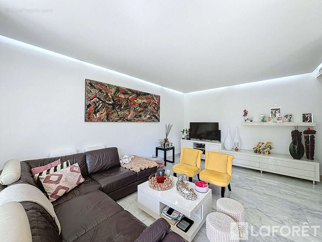 Appartement à ROQUEBRUNE-CAP-MARTIN