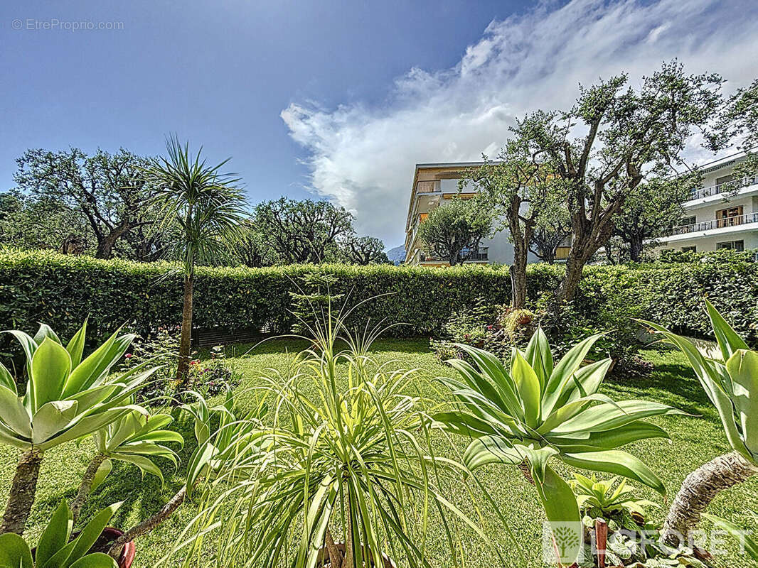 Appartement à ROQUEBRUNE-CAP-MARTIN