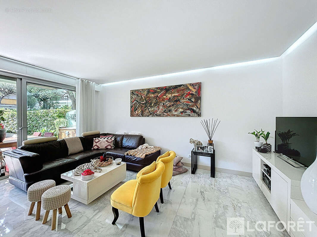 Appartement à ROQUEBRUNE-CAP-MARTIN