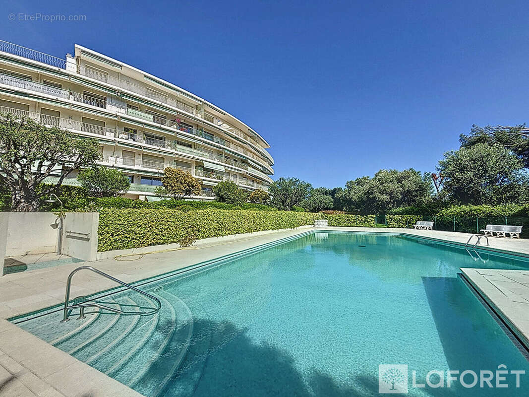 Appartement à ROQUEBRUNE-CAP-MARTIN