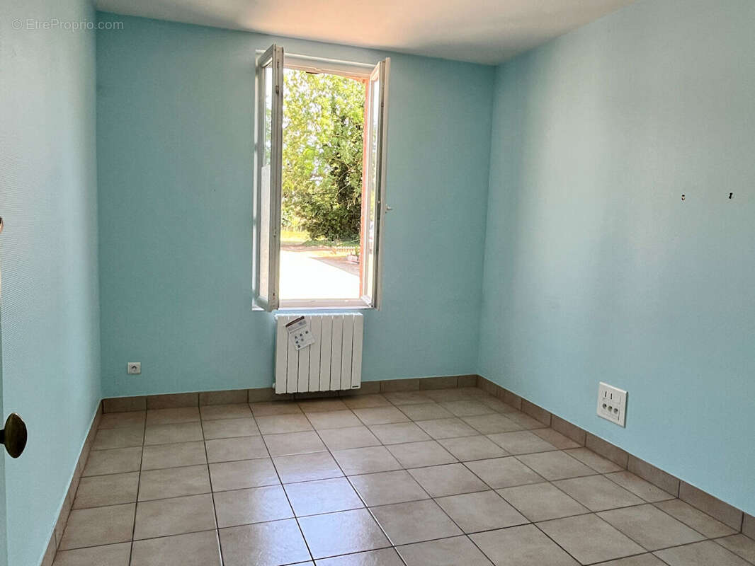 Appartement à LES BORDES