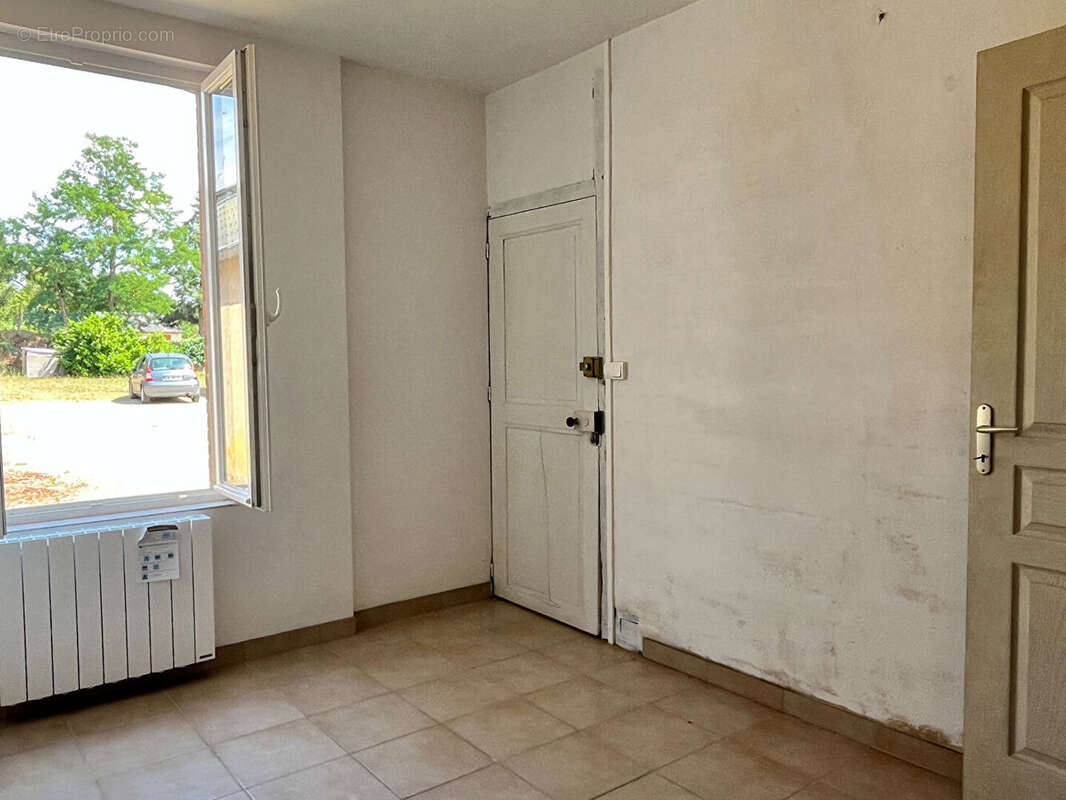 Appartement à LES BORDES