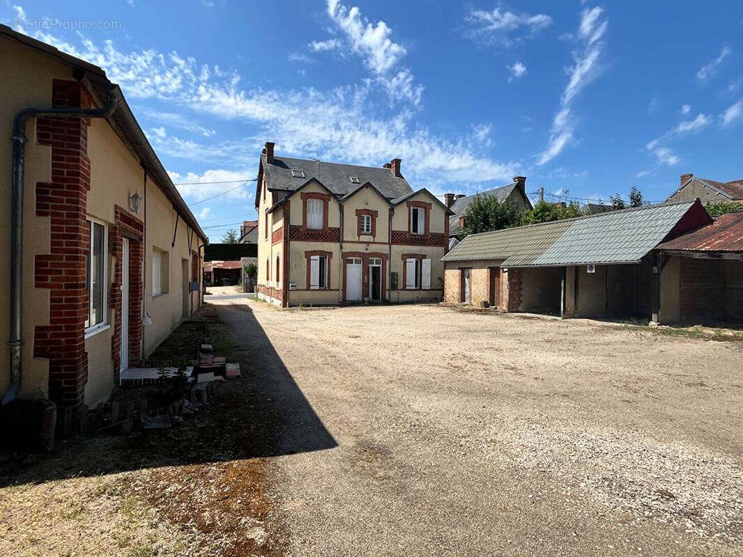 Appartement à LES BORDES