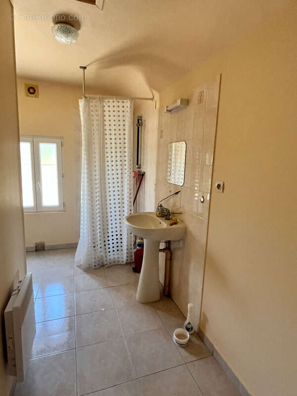 Appartement à LES BORDES