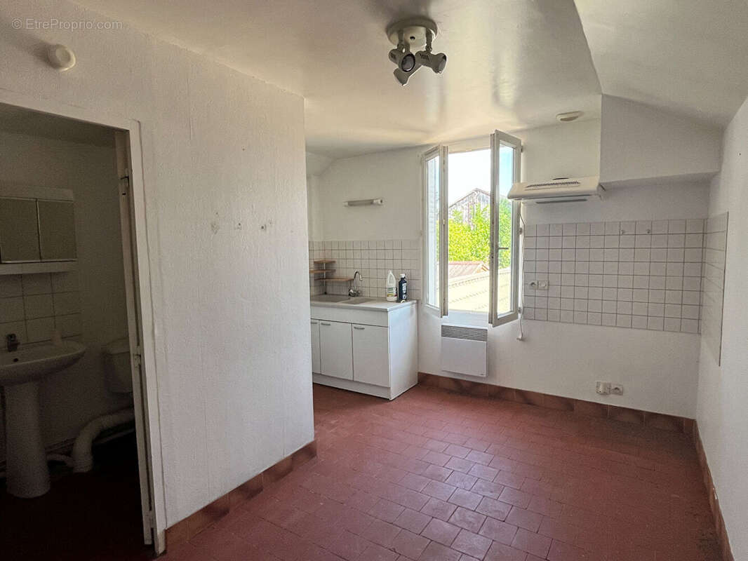 Appartement à LES BORDES
