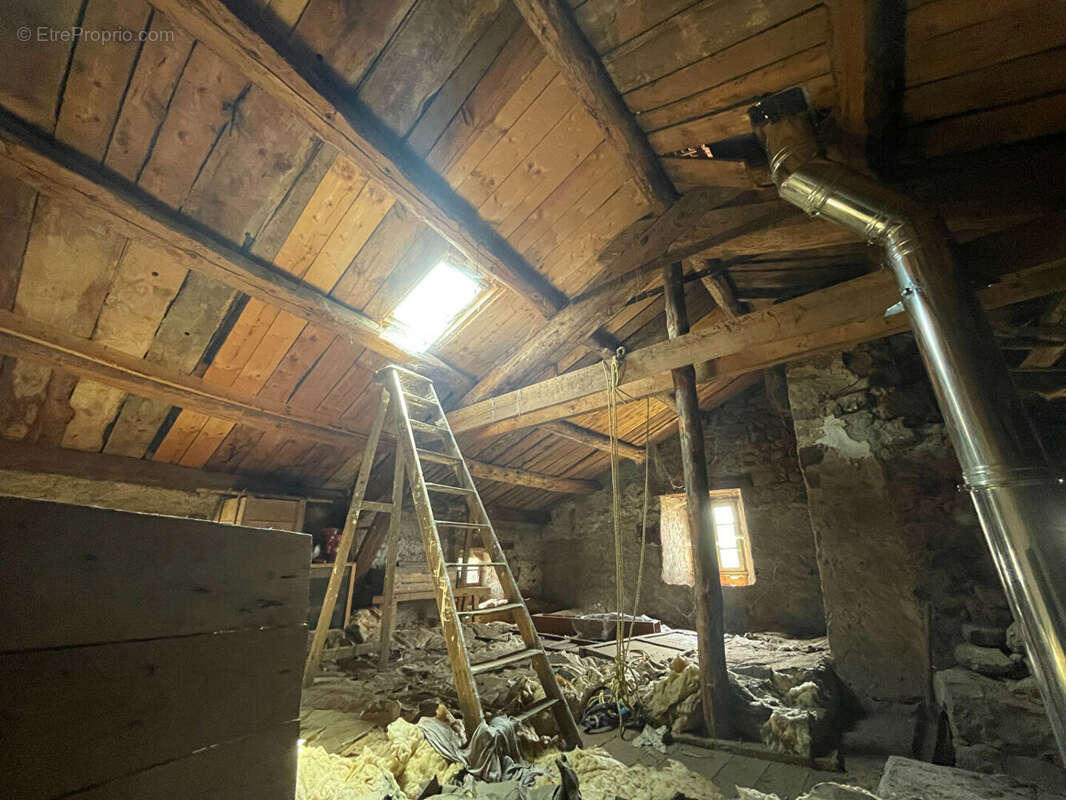 Maison à SIAUGUES-SAINTE-MARIE