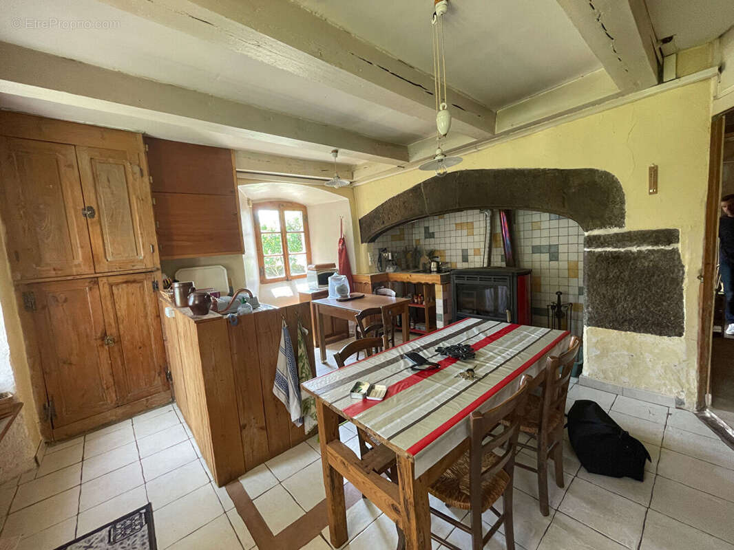 Maison à SIAUGUES-SAINTE-MARIE