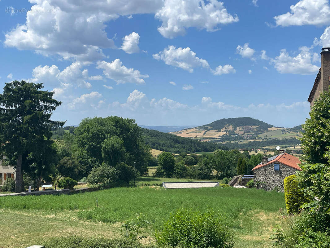 Maison à SIAUGUES-SAINTE-MARIE