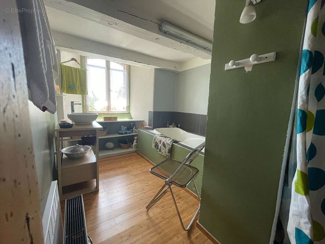 Maison à SIAUGUES-SAINTE-MARIE