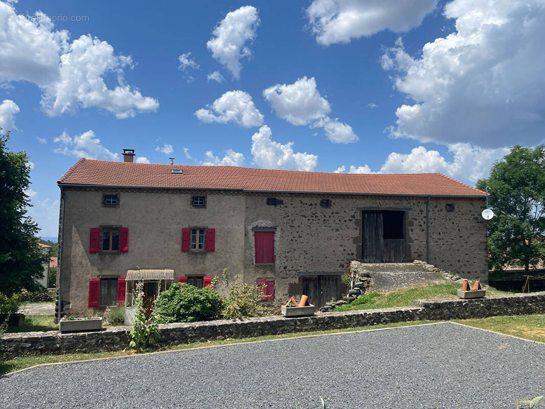 Maison à SIAUGUES-SAINTE-MARIE