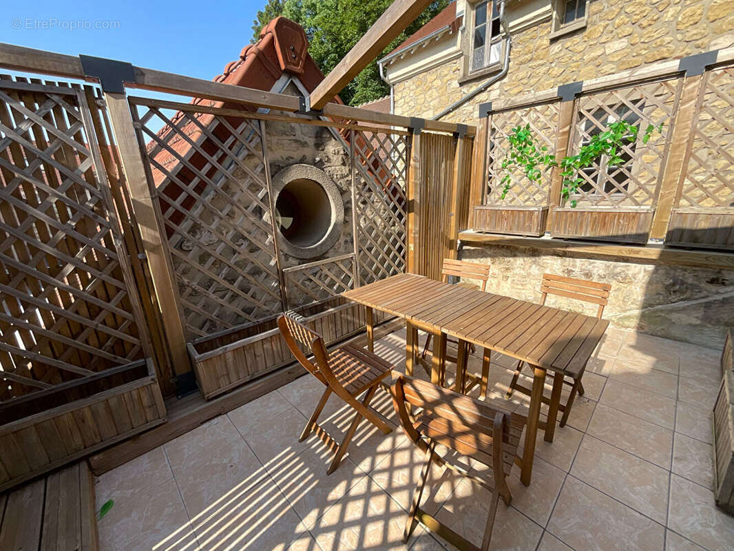 Maison à MAURECOURT