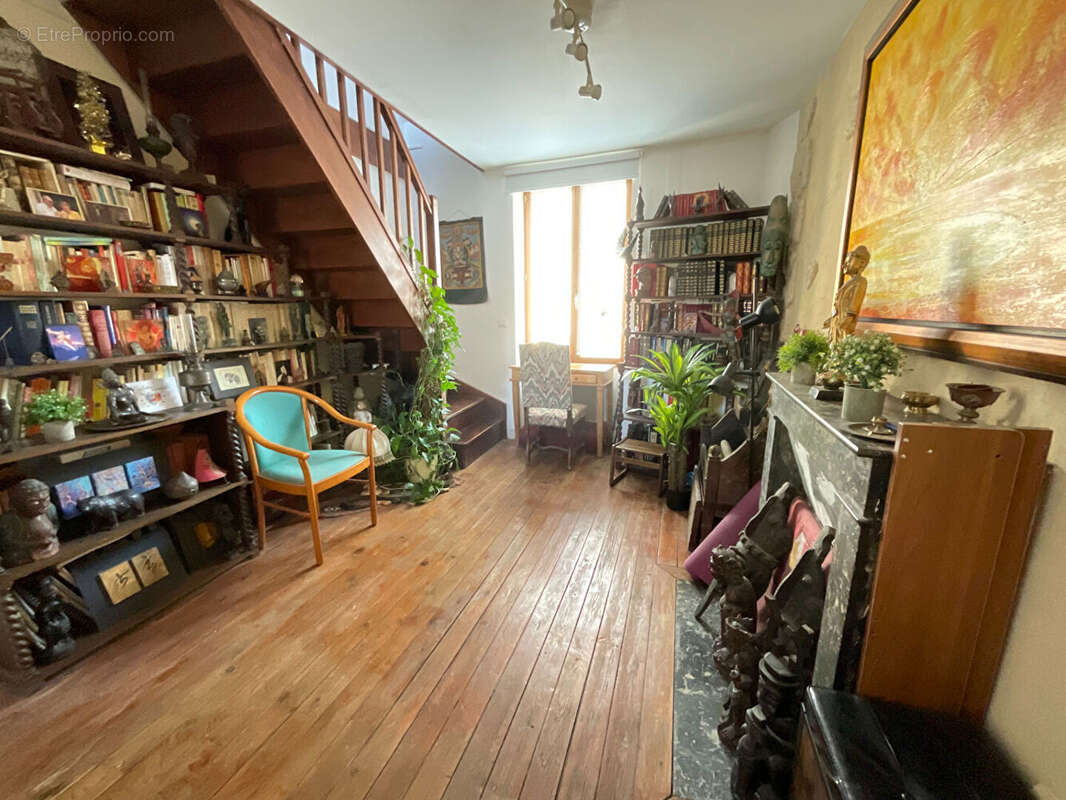 Maison à MAURECOURT