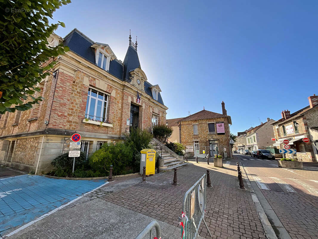 Maison à MAURECOURT