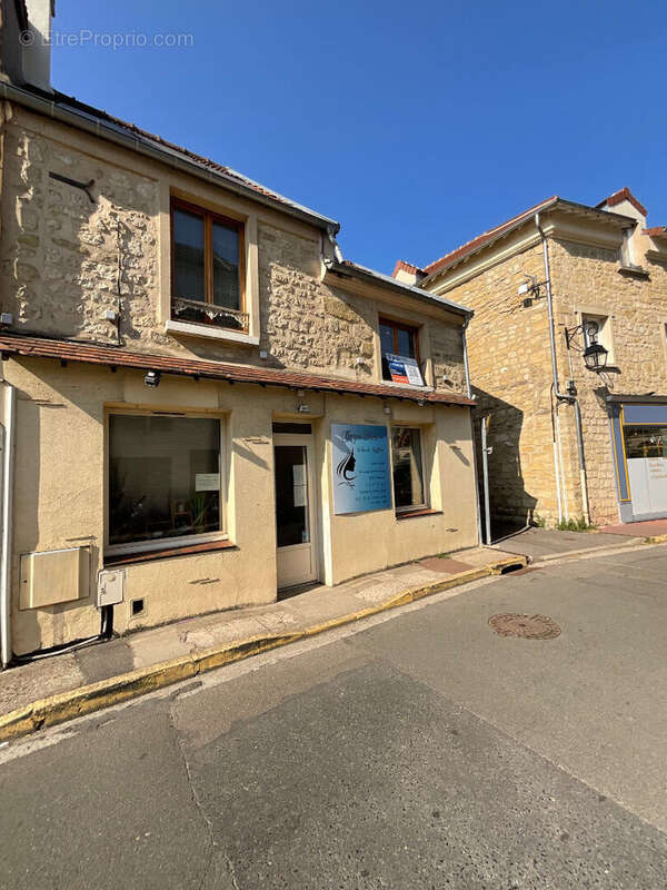 Maison à MAURECOURT