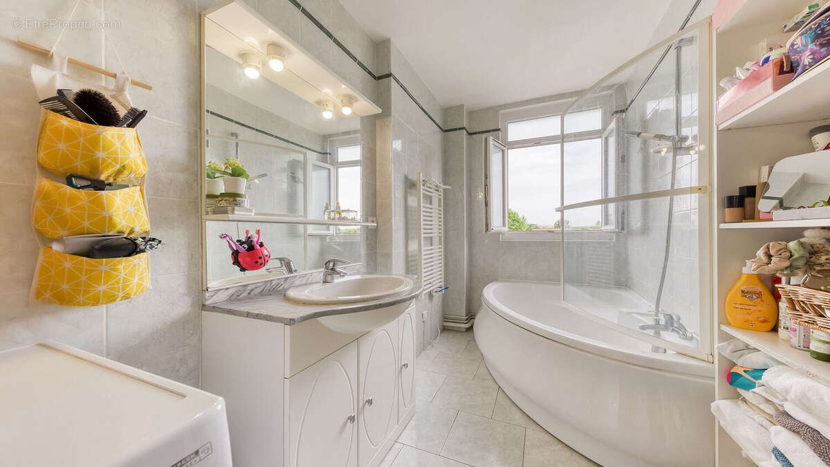 Appartement à SAINT-MAUR-DES-FOSSES