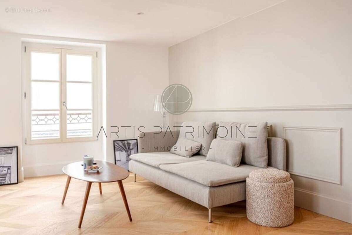 Appartement à PARIS-7E