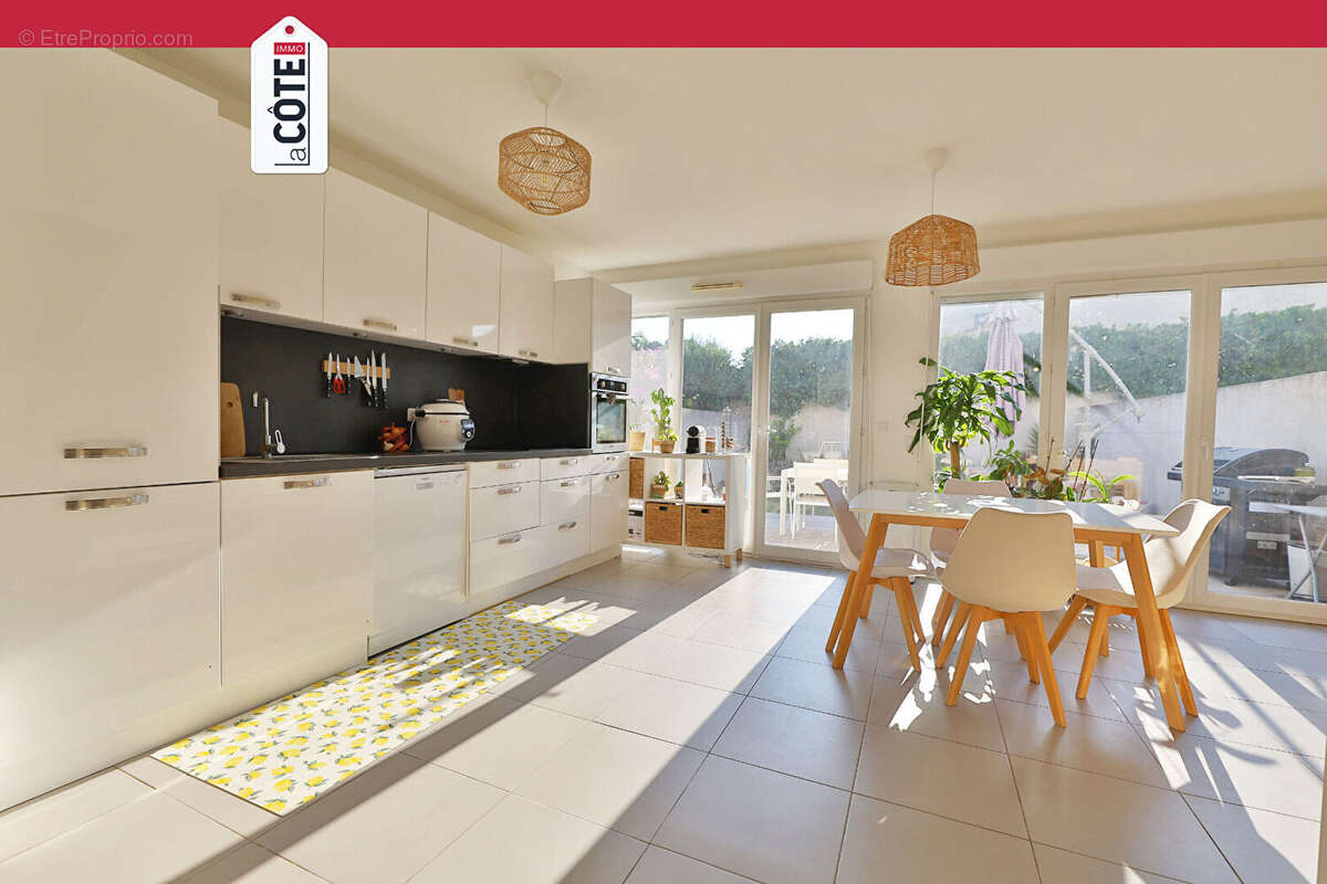 Maison à CHATEAUNEUF-LES-MARTIGUES