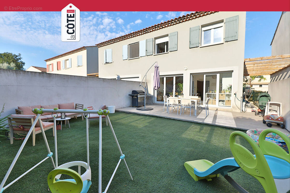 Maison à CHATEAUNEUF-LES-MARTIGUES