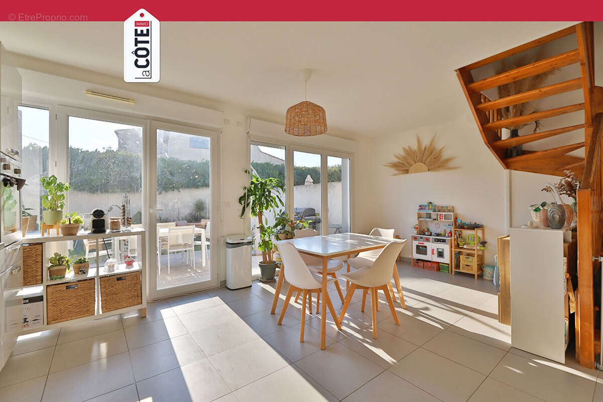 Maison à CHATEAUNEUF-LES-MARTIGUES