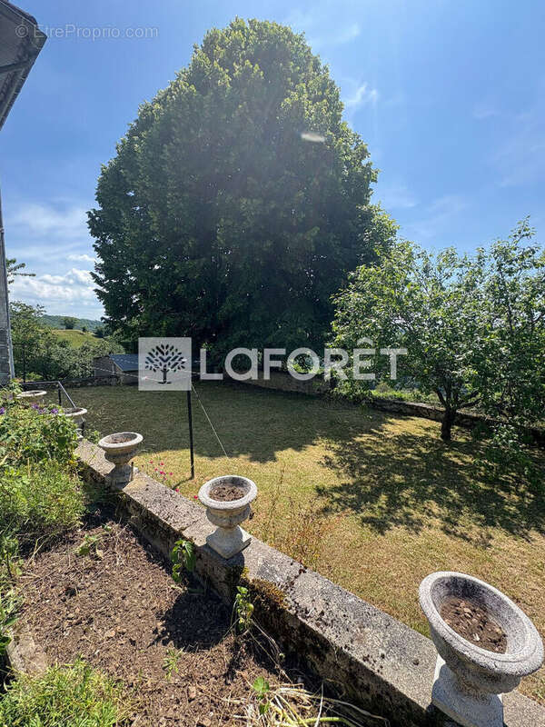 Maison à RIOM-ES-MONTAGNES