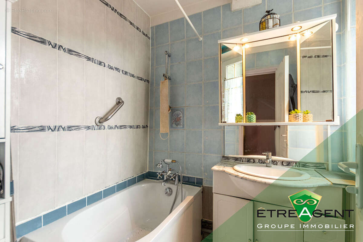 Maison à LE THILLAY