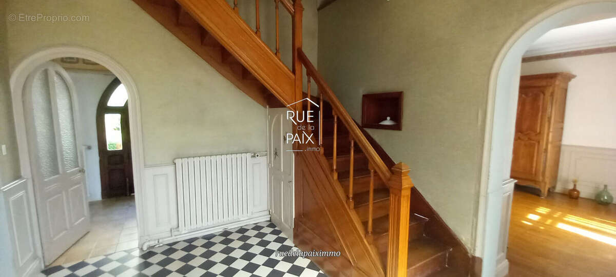 Maison à LENCLOITRE