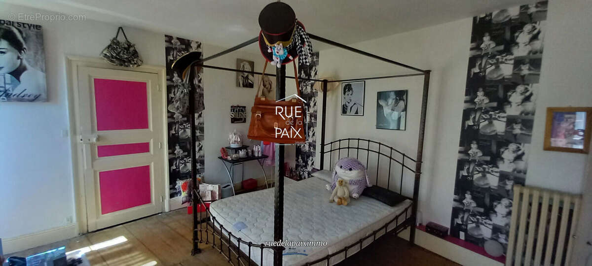 Maison à LENCLOITRE