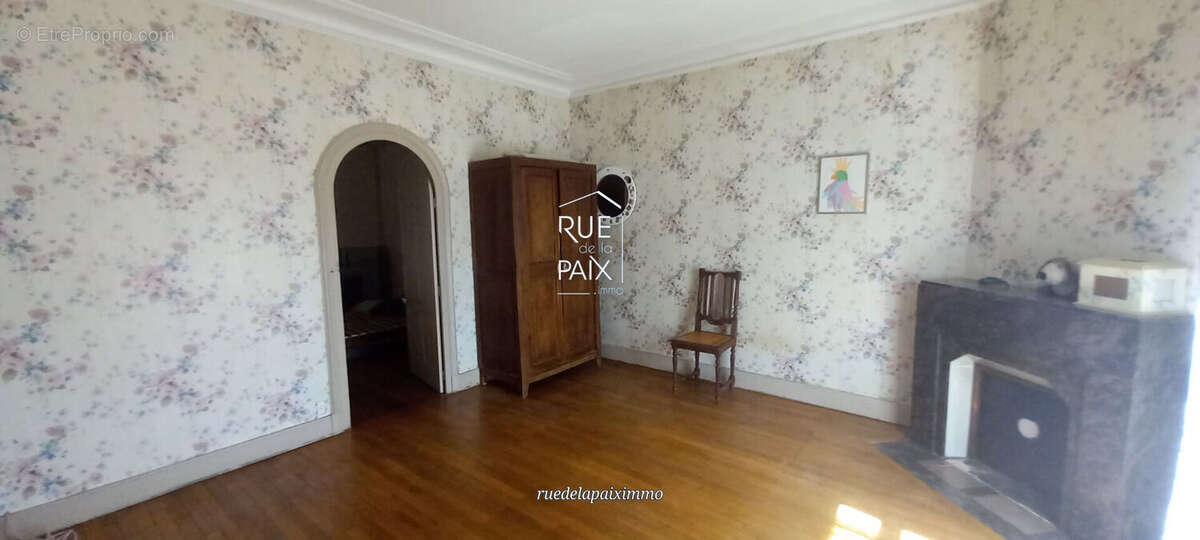 Maison à LENCLOITRE