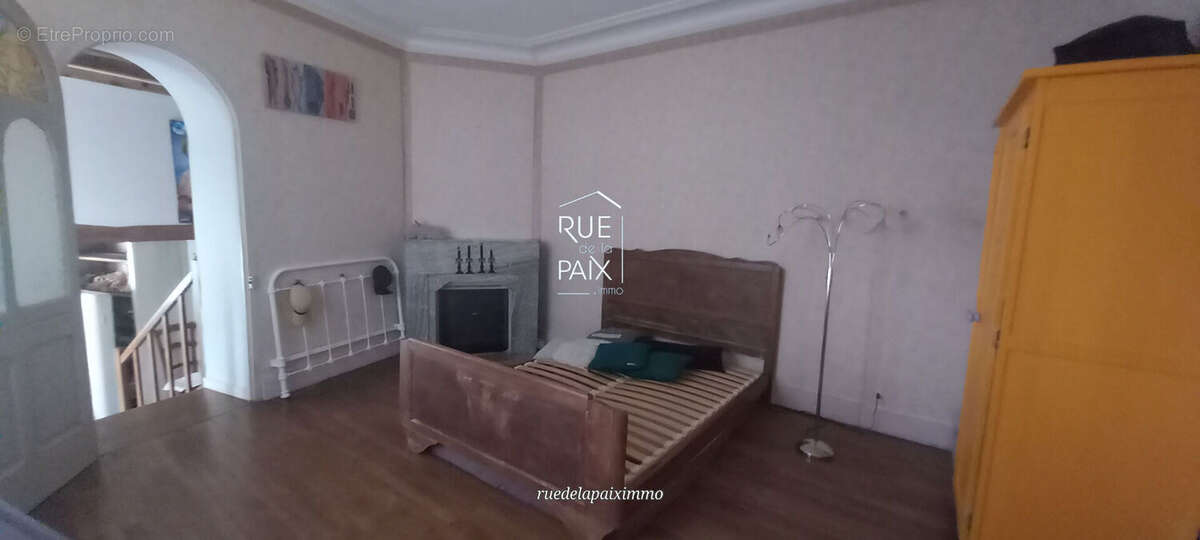 Maison à LENCLOITRE