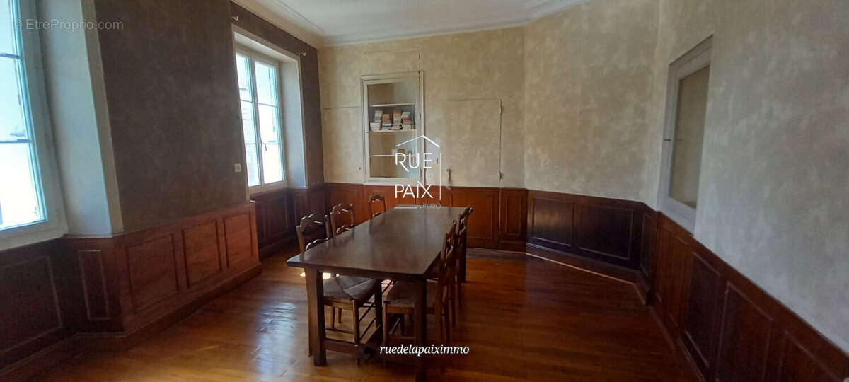 Maison à LENCLOITRE