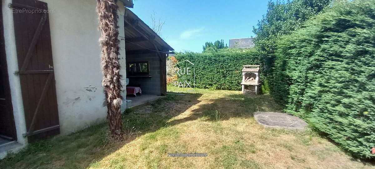 Maison à LENCLOITRE