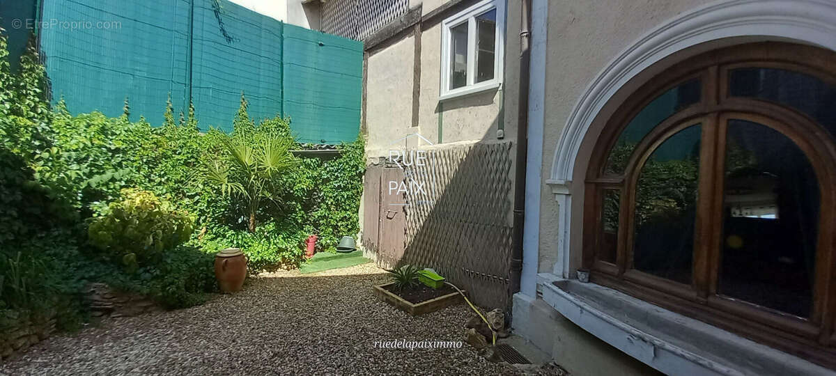 Maison à LENCLOITRE