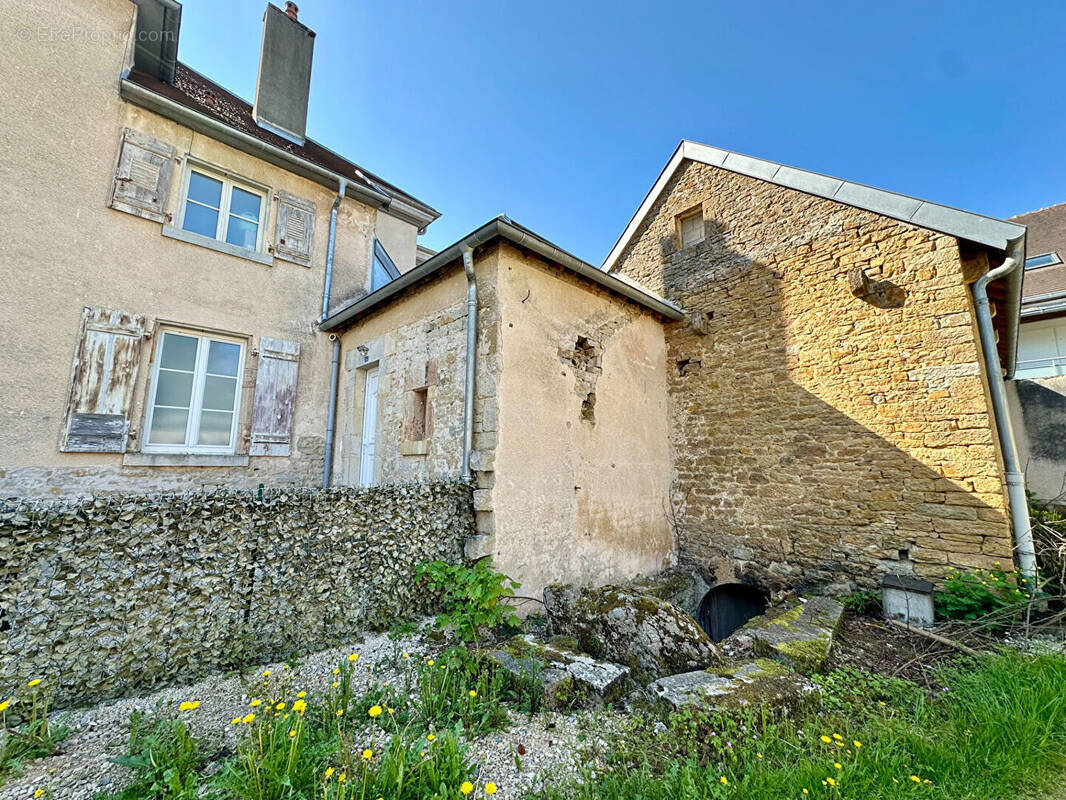 Appartement à AUXON-DESSUS