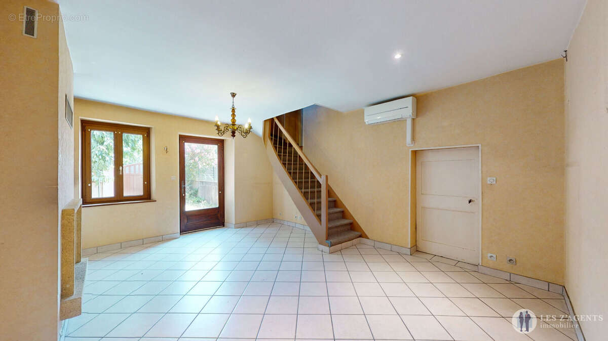 Maison à ECHIROLLES