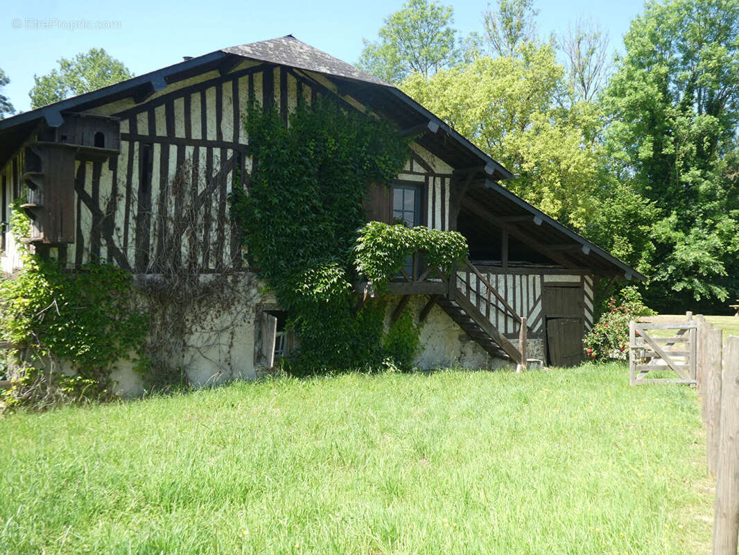 Maison à PONT-L&#039;EVEQUE