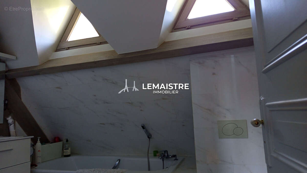 Maison à NOTRE-DAME-DE-GRAVENCHON