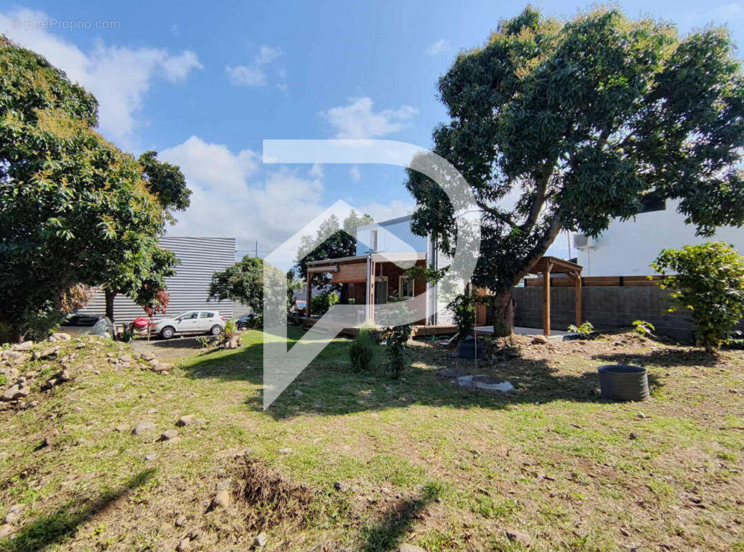 Terrain à SAINT-LOUIS