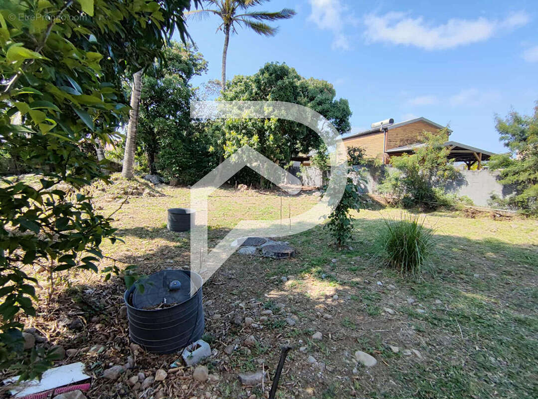 Terrain à SAINT-LOUIS